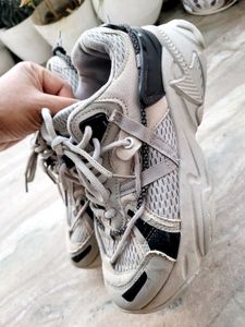 Stylish Chunky Sole Sneakers