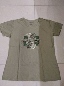 Awesome Graphic Tee with black printed lower wit