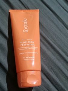 Foxtale Super Glow Face Wash