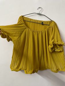 YELLOW RUFFLED TOP