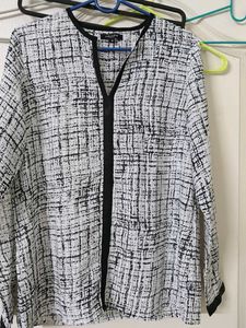 Chic Black &amp; White Print Top