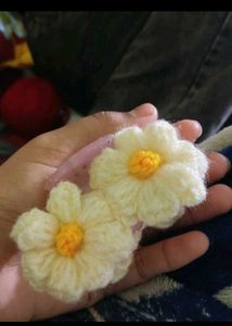 Daisy Flower Hair Claw Clip