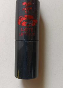 Maroon mate lipstick