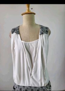 Chic Sleeveless Dress