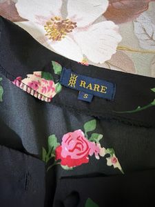 Chic Floral Print Black Blouse