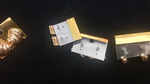4 Pairs Antiternish Earrings