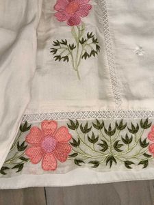 Embroidered White Salwar Kameez