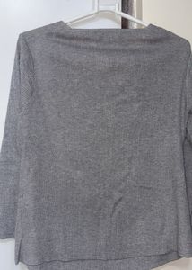 Ribbed V-Neck Long Sleeve Top