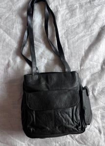 Chic Black Leather Shoulder Bag