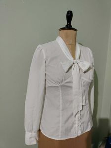 Chic White Bow Blouse