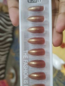 false nails