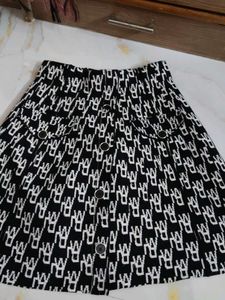 Chic Black & White Logo Print Skirt