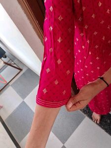 Stylish Pink Kurta Set with Gold Print