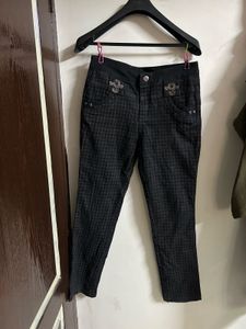 Chic Plaid Cropped Pants