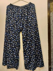 *Navy Blue Floral Print Cotton Night Suit for Wome