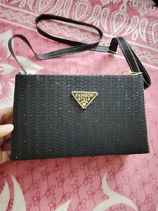 31.Chic Black Glitter Clutch Bag