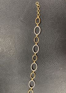 Elegant Gold Oval Link Bracelet