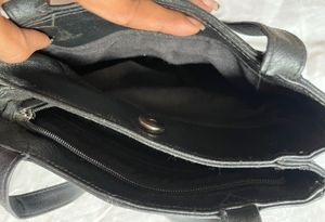 Chic Black Leather Shoulder Bag