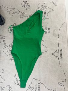 ZARA - UK 8 size Green One-Shoulder Bodysuit
