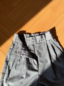 H&amp;M Grey Pleated Shorts