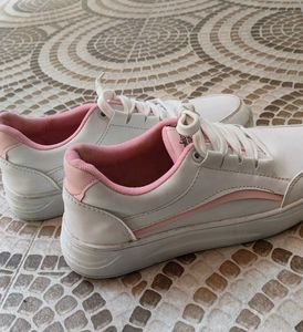 White &amp; Pink Fashion Sneakers