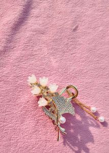 SALE 🆕Floral Hair Claw Clip