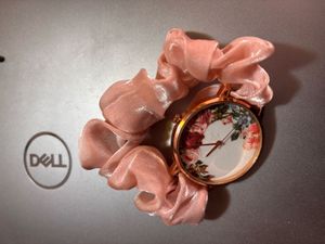 ZUDIO Floral Wristwatch with Scrunchie Band