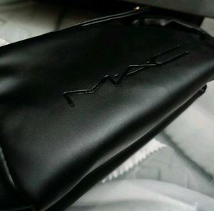 MAC bags/pouches 😍❤️