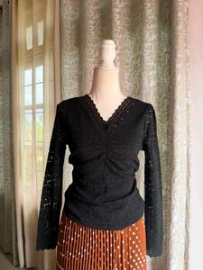 Elegant Black Lace V-Neck Top
