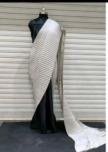 Stylish rust saree with blouse piece..🖤