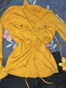 Chic Yellow Ruched V-Neck Long Sleeve Top