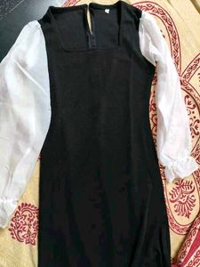 Elegant Black Maxi Dress with Puff Sleeves