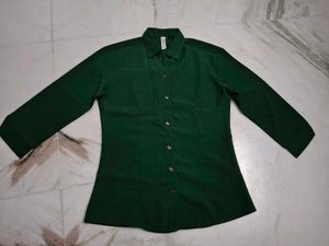 Chic Green Button-Up Blouse