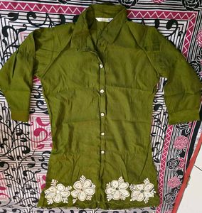 Green Kurta with Floral Embroidery