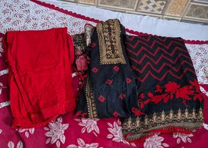 Elegant Black &amp; Red Kurta Set