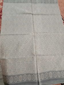 Elegant Geometric Pattern Saree