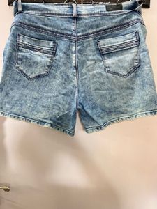 Stylish Acid Wash Denim Shorts with 2 buttons