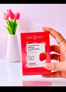 DOT &amp; KEY Strawberry Dew Tinted Sunscreen SPF 50