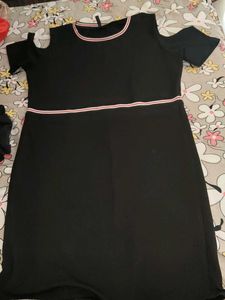 Black bodycon dress