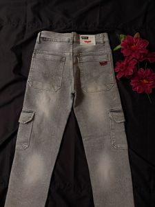 Stylish Light Wash Cargo Jeans