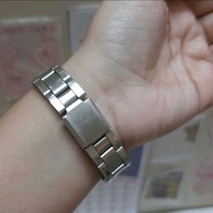 Silver Forest Analog Wrist Watch ⌚