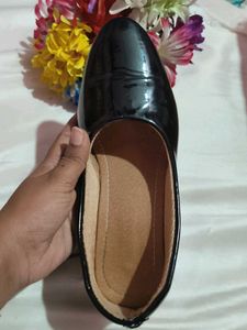 Shiny Black Ballet Flats