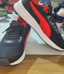 PUMA  MEN'S CASUAL SHOES. LIKE NEW.  NO COINS