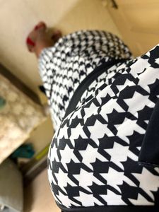 🚨Price Drop 🚨 Houndstooth Button-Up Midi Dre
