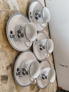 set of 12 Vintage Floral Tea Cups & Saucers Se