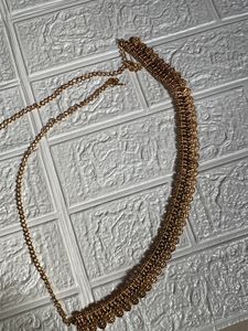 Elegant Gold-Tone Hipchain