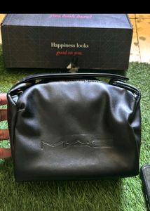 MAC BLACK TRAVEL POUCH