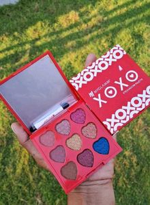 MYGLAMM XOXO Eyeshadow Palette