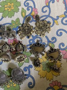 12 Earrings Pcs