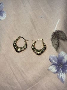 Chic Gold Textured Hoop Earrings